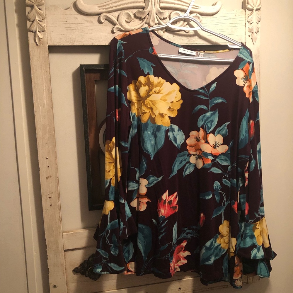 Susan Graver, Beautiful Boho Style Floral Ladies Top, Size Large!!!